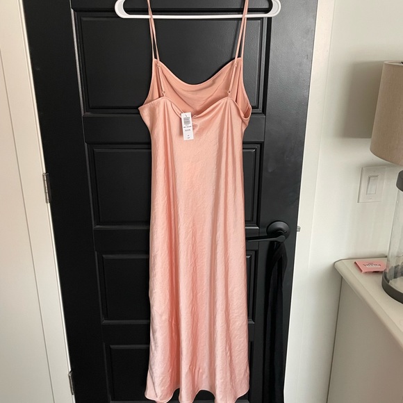 Aritzia Slip New With tags - Picture 2 of 3